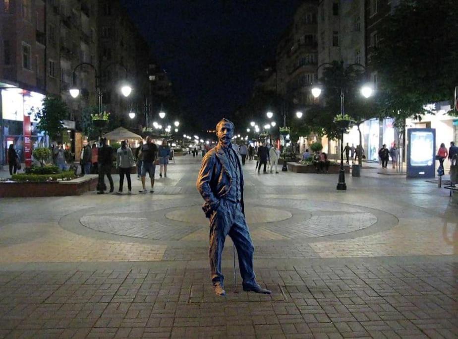 Center 2 * Sofia